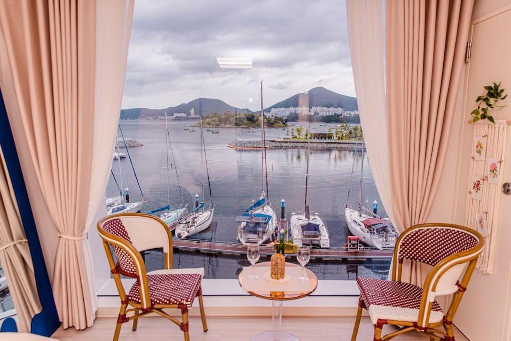The Castle Ocean Suite Yeosu Exterior foto