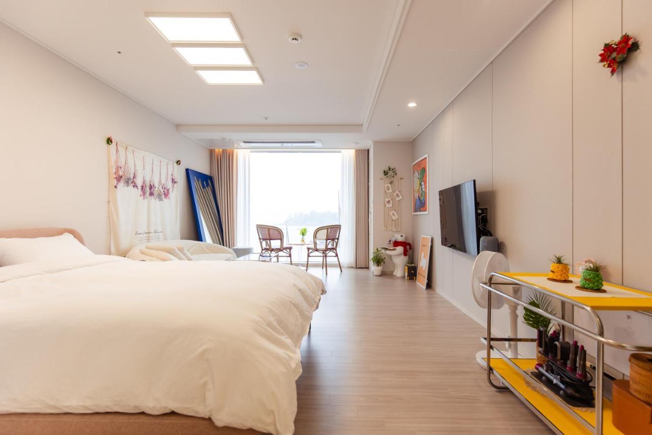 The Castle Ocean Suite Yeosu Exterior foto