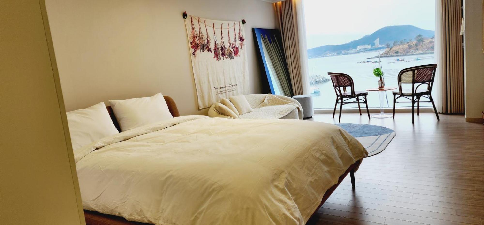 The Castle Ocean Suite Yeosu Exterior foto